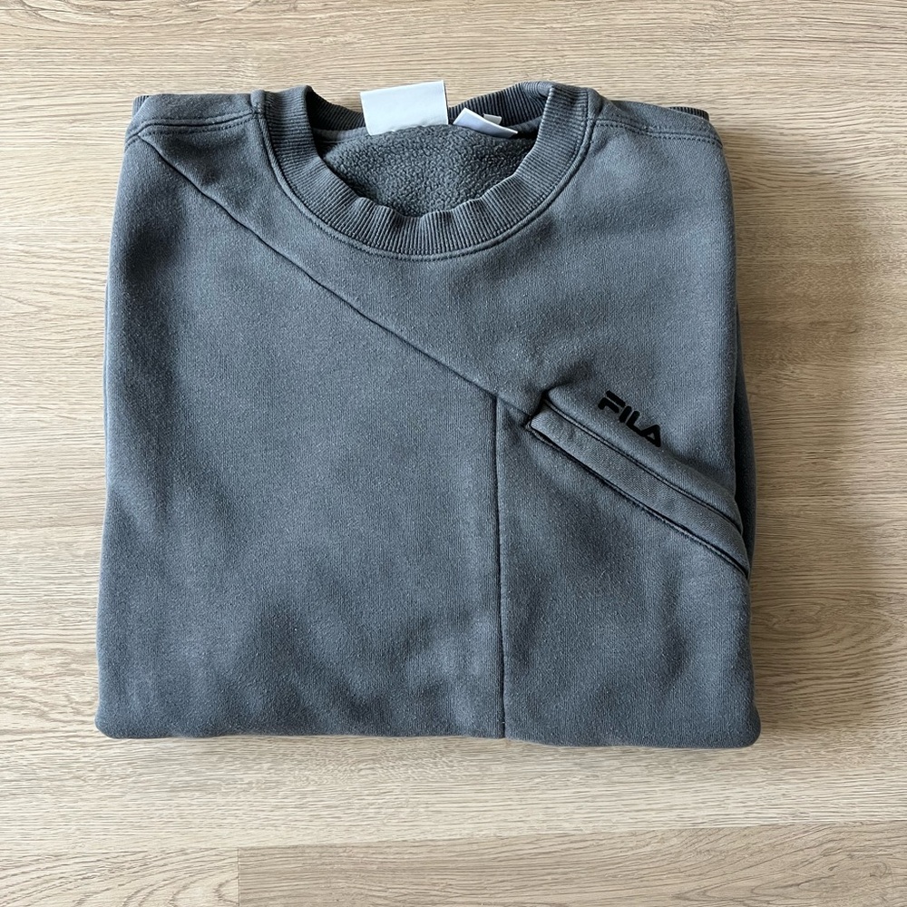 Fila Gray Men's Crewneck Size Medium Front Pocket